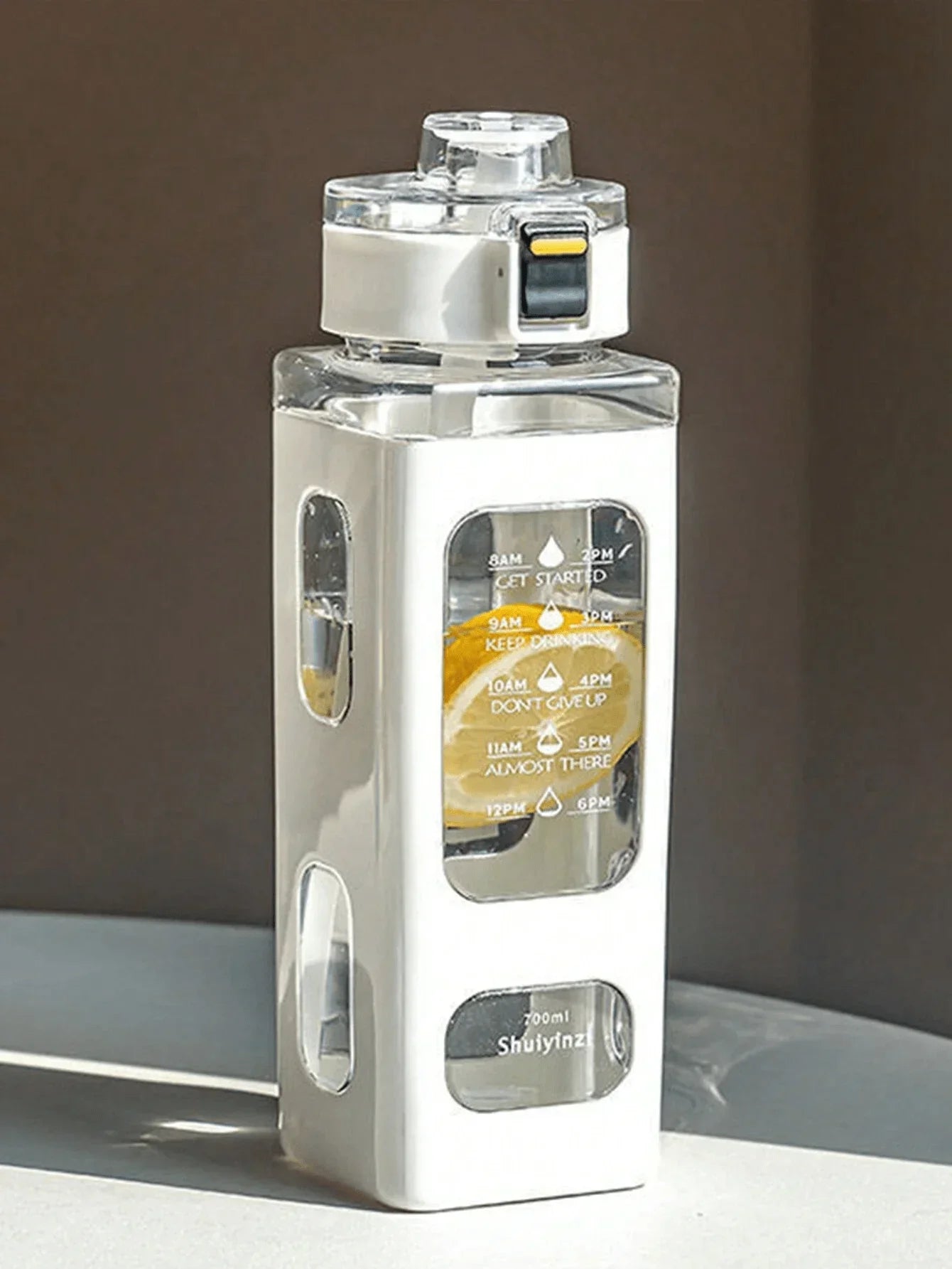 1 piece white 700ml sports water bottle