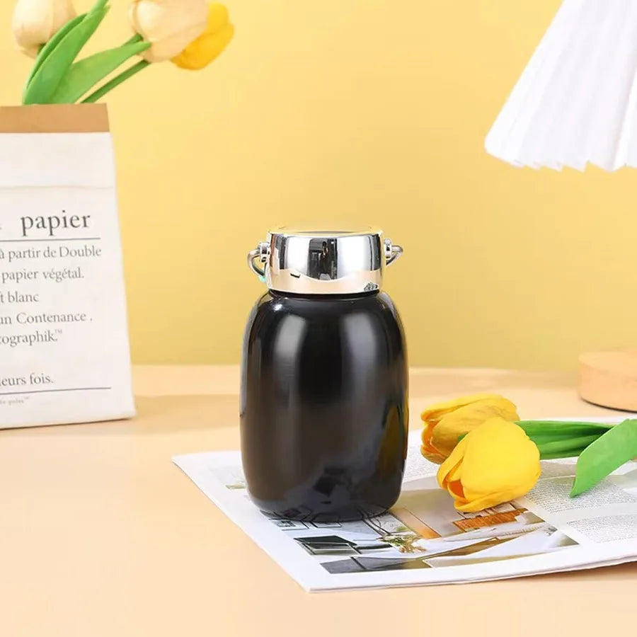 Insulated thermal water bottle with doublewalled design