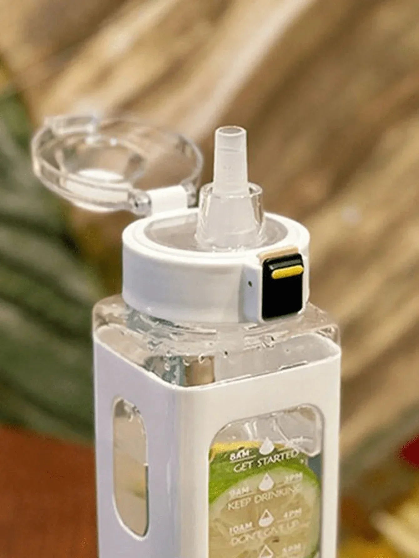 1 piece white 700ml sports water bottle