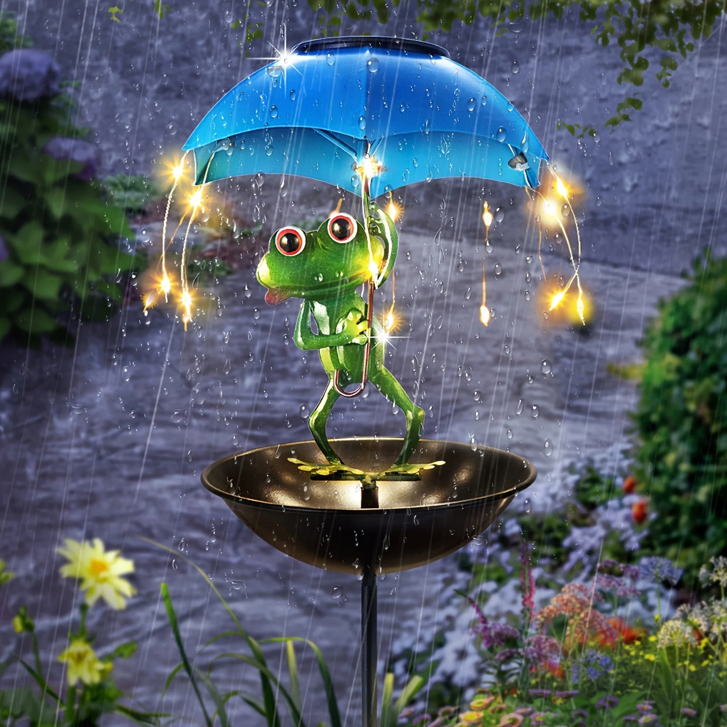 Frog Solar Street Light, Bird Feeder, Lawn