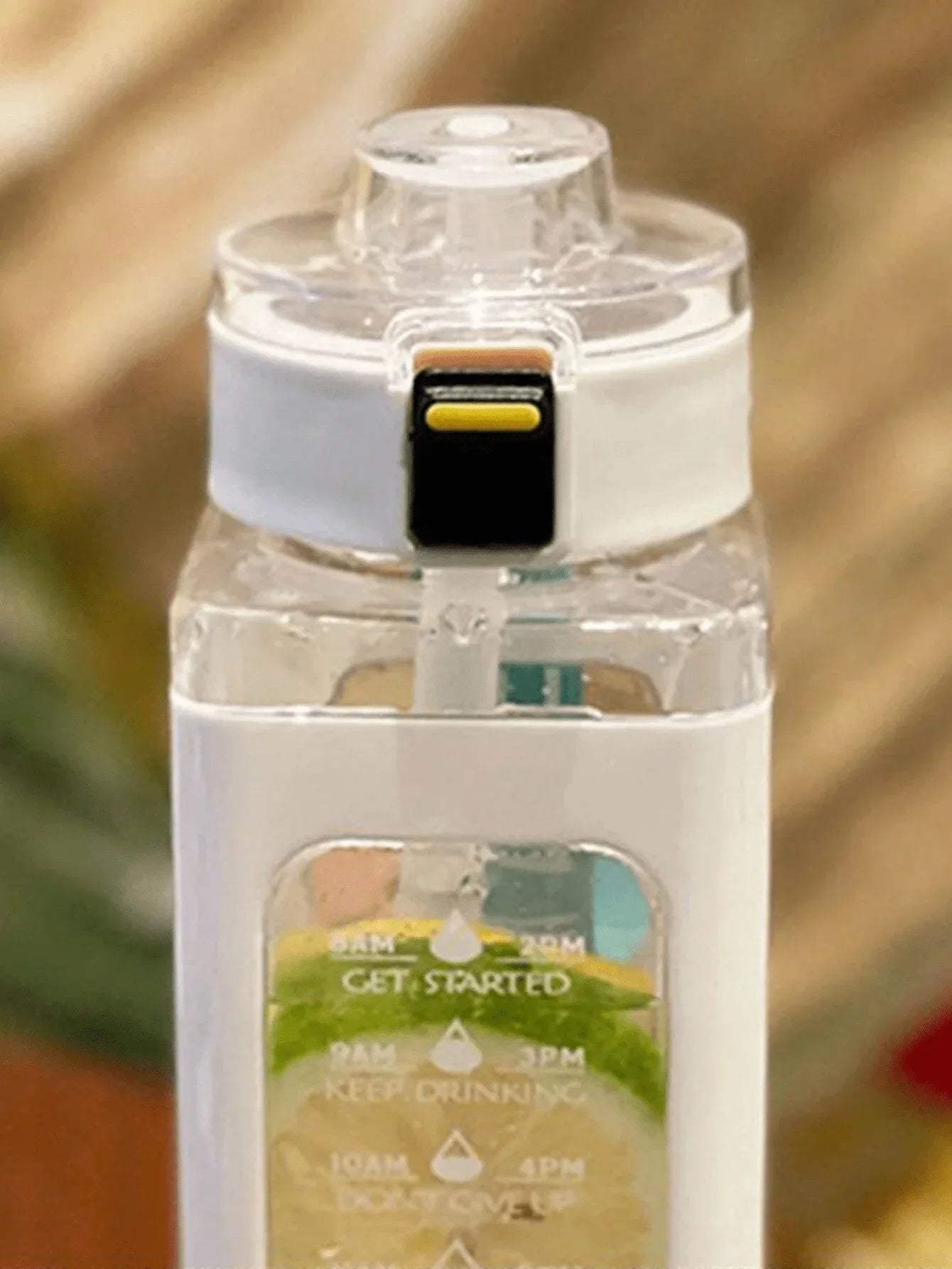 1 piece white 700ml sports water bottle